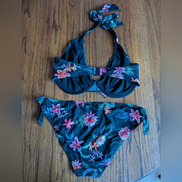 Pour Moi underwire halter tropical bikini - Picture 2 of 5